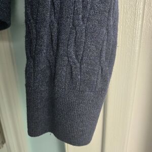 Uniqlo Women's Sweater - Navy Blue